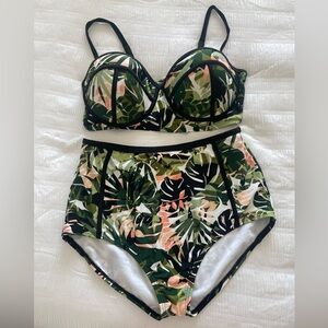 2 piece Tropical Print Swimsuit